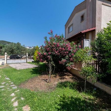 Side By Side Apartment Nea Iraklitsa Exterior photo